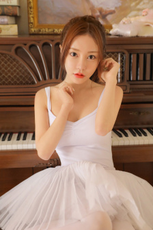 女生把筷子放屁眼里不能掉视频